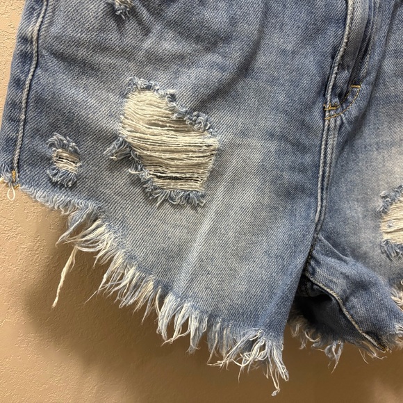 Cello Jean Booty Shorts Size XS - Picture 6 of 16